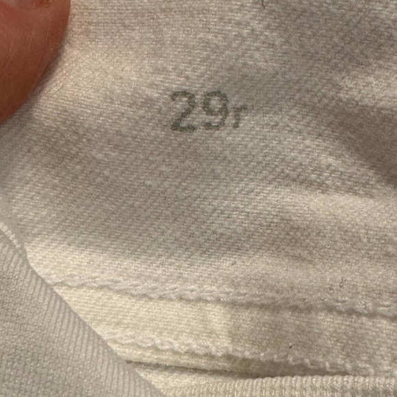 Gap Maternity Jeans in White in a ladies Size 29R. - Picture 4 of 7